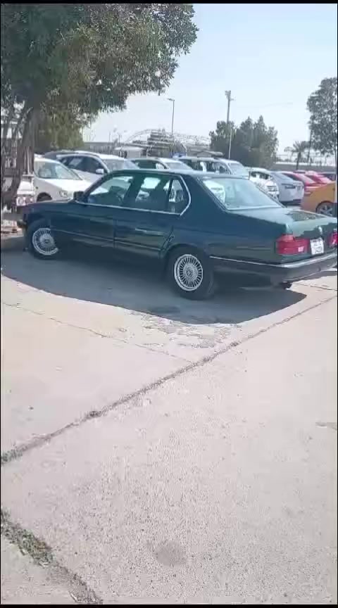 السلام عليكم هاي السيارة للبيع موديل ٩١ بسمي جاهزة من كل شي جديدة الي تعجبة يتصل *********** مامتواجد علفيس
