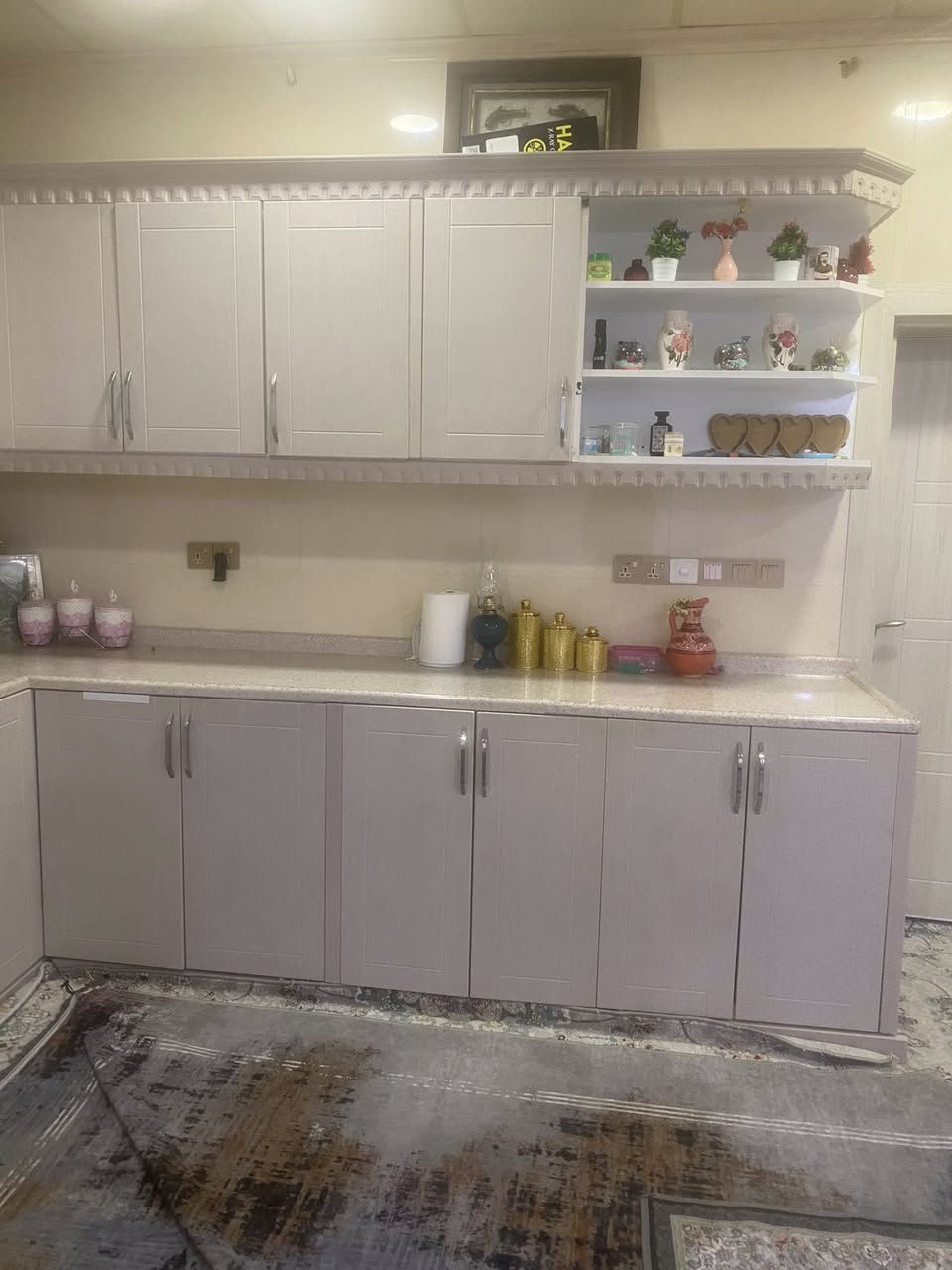 كەوەنتەری دوو قات 21دەرگا ٣چەگمەجە بۆ فرۆشتن. كێ ویستی چات كات ئەدمین❤️
شوێن.ڕانیە ***********
