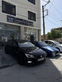 ام جي فايف موديل 2024 كفاله عامه بيهه فقط ضخه بالباب وعايفهه على وضعهه...