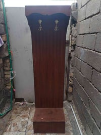 زاويه خشب عراقي طول مترتين واعرض ٥٠ سانتين سعر ٥٠ الف وبيها مجال  رقم ...