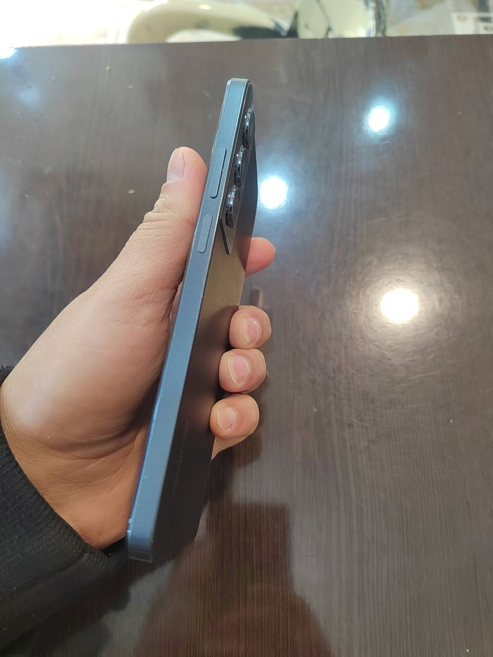 السلام عليكم جهاز ريلمي سي 65 ذاكره 256 رام 16 8 +8 مستخدم شي قليل بدون غراض شرط جلخ مابي السعر 150 الف مكاني جانب الأيمن حي 17 تموز ***********
***********
