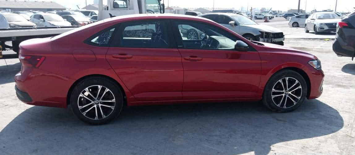 جيتا ٢٠٢٣ بدون صبغ
بدون ايرباك 

تفاصيل الضرر موضحه بالصور 

ماشيه ٢٠ الف 

Se ++ 

يعني فول

 شاشه ديجيتل كبيره مو نص 

داخل ١٠ الوان متغيره 

باقي التفاصيل معروفه بفئتها 

متواجده موصل او اربيل او دهوك 
سعرها ١٧٧ وبيها مجال 

للتواصل عالخاص 

او على الرقم التالي 

***********
