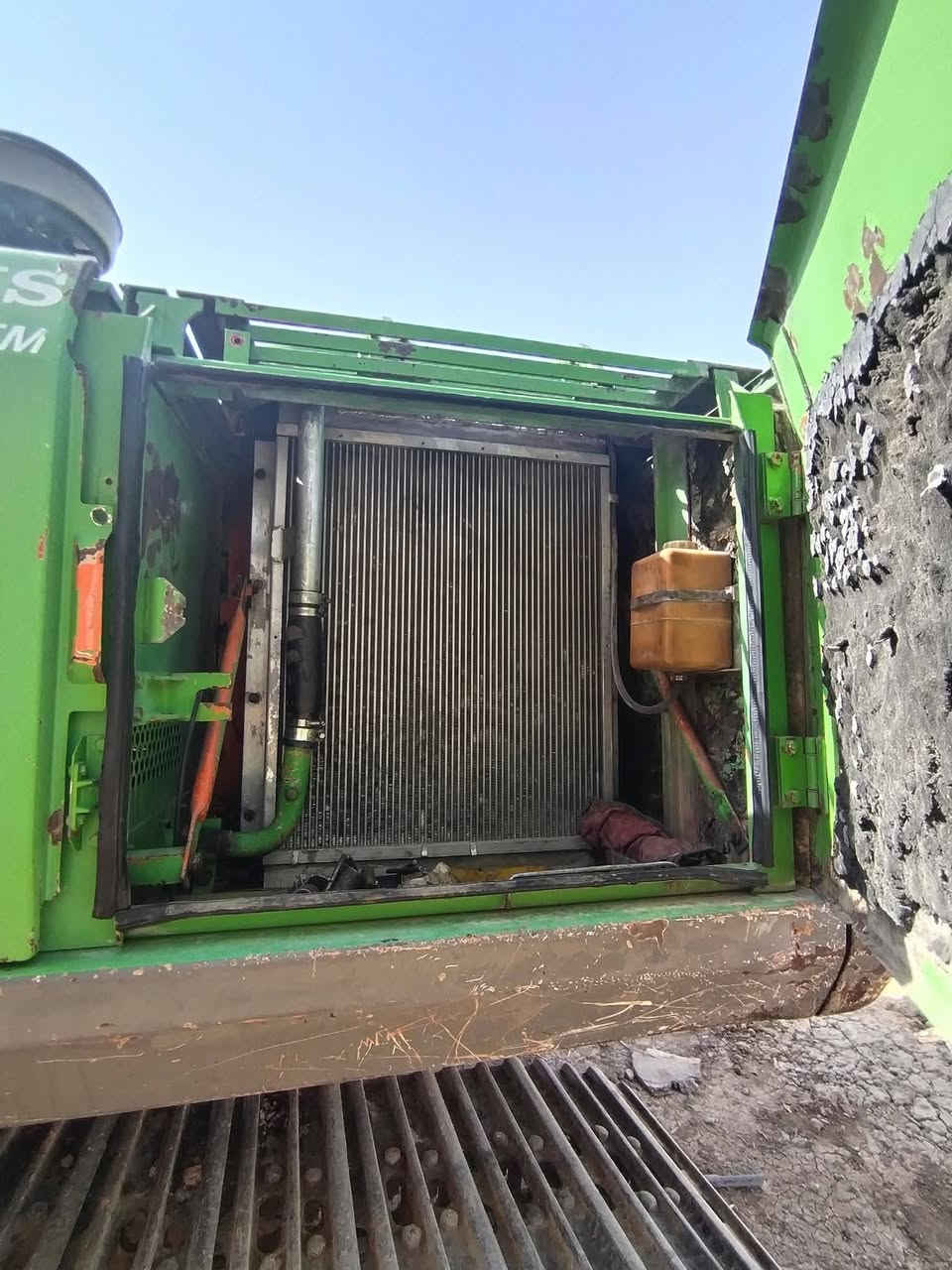 السلام عليكم للبيع او امروس حفارة ديو حجم 220 موديل 2000 مضخة مكينة وكنترول بشرط رقم وسنويه أربيل باسمي مكانها الموصل التفاصيل أكثر ***********
