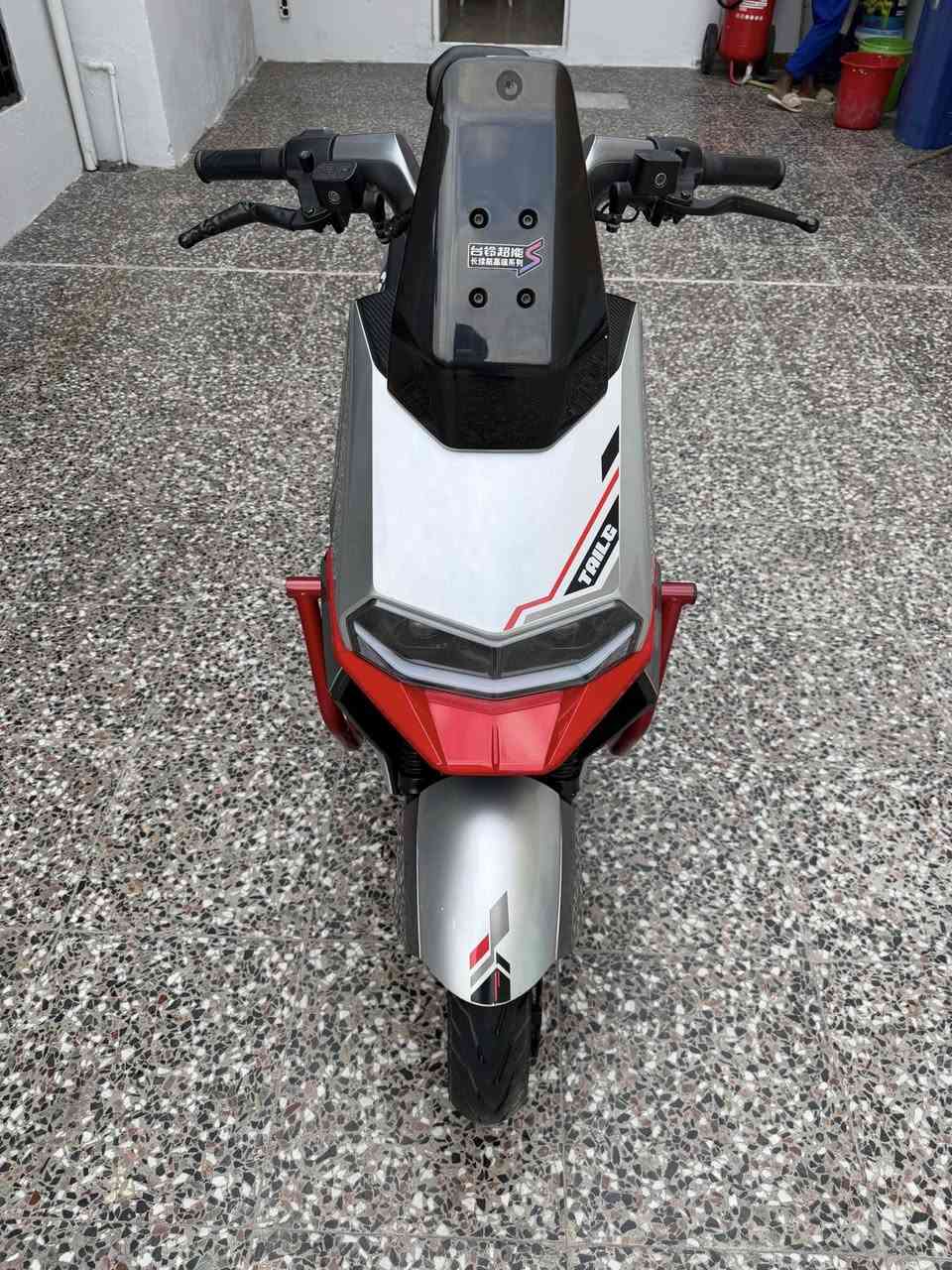 دراجة شحن
الشحنه الواحدة تمشيك 100 كيلو متر 

بصمات عدد 2 
سويج عدد 2 
سرعات 3 
البطاريات عدد 6 كبير 

الدراجة جديدة نضافة 90‎%‎ واكثر هم 
تجي بعينك وتشوف 

العنوان شارع فلسطين تقاطع الصخرة 
***********

السعر 
950 وبيها مجال للشراي
