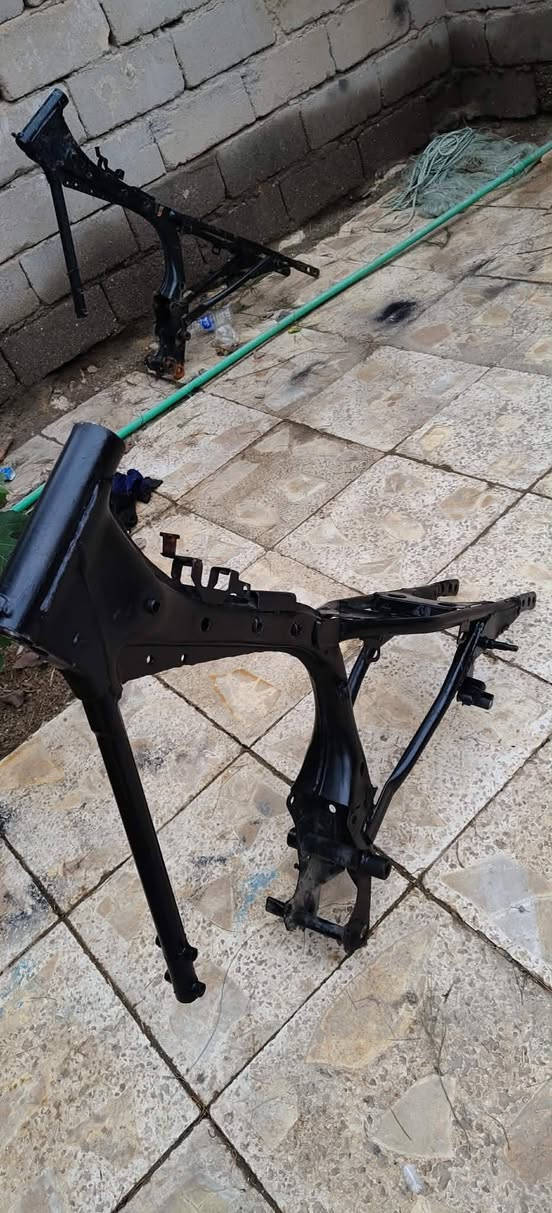 سلام عليكم شاصي للبيع كلك مكاني محطه دبيس رقمي اول خاص ***********
