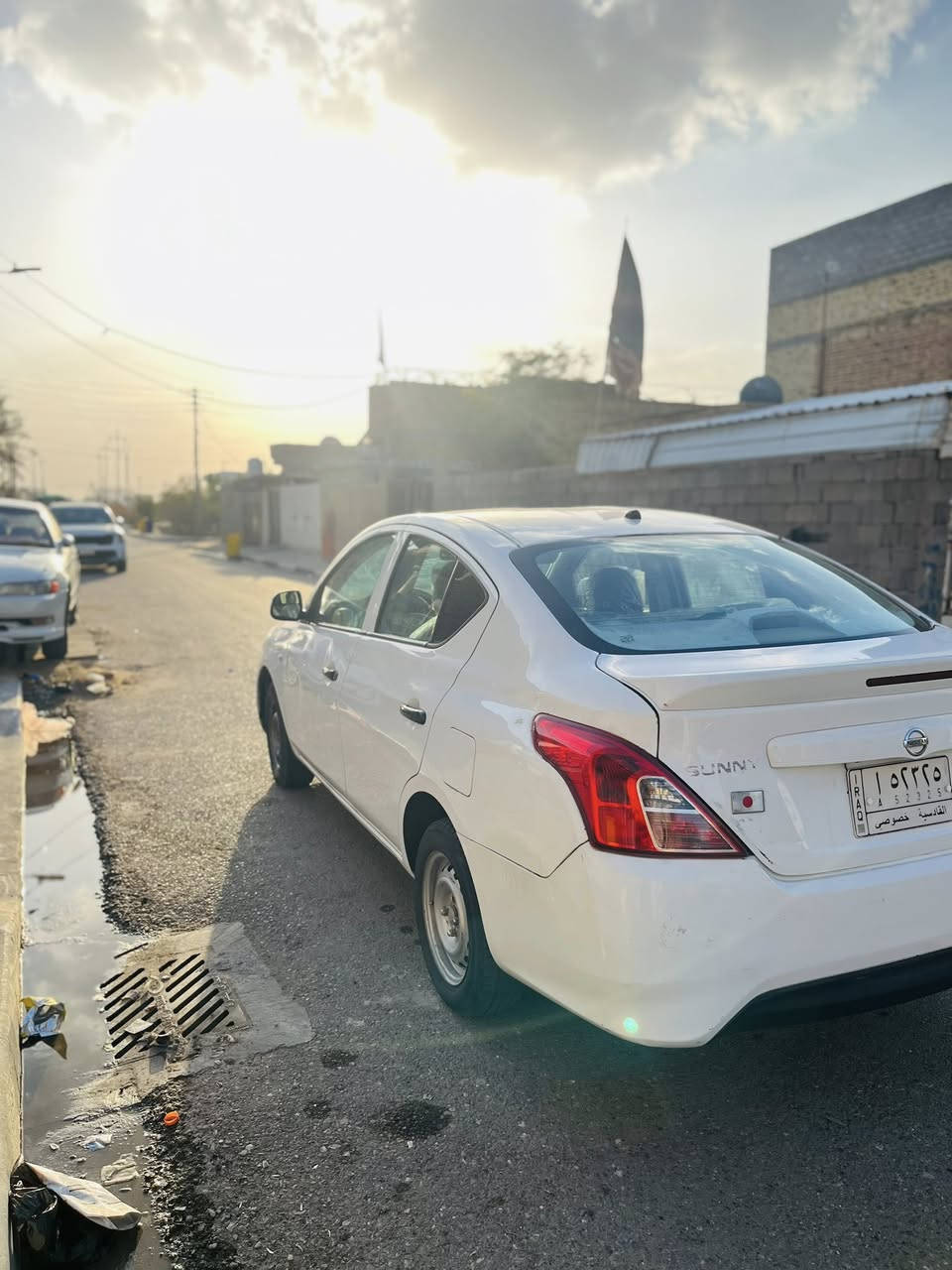 السلام عليكم 
نيسان سنّي هندي 
البليته الزركه 
موديل 2018
رقم دوانيه 
راعيهه بل الدوانيه ويريد تحويل 
بيهه ٣ قطع 
بدون دواخل 
والباقي كفاله 
سنويه منتهيه 
السياره حلوه وخير من الله 
مكينه كير حديديه كلهن جدد 
تخم تاير 
السعر 90 وبيه مجال 
العنوان بصره حي المهندسين 
الهاتف ***********
