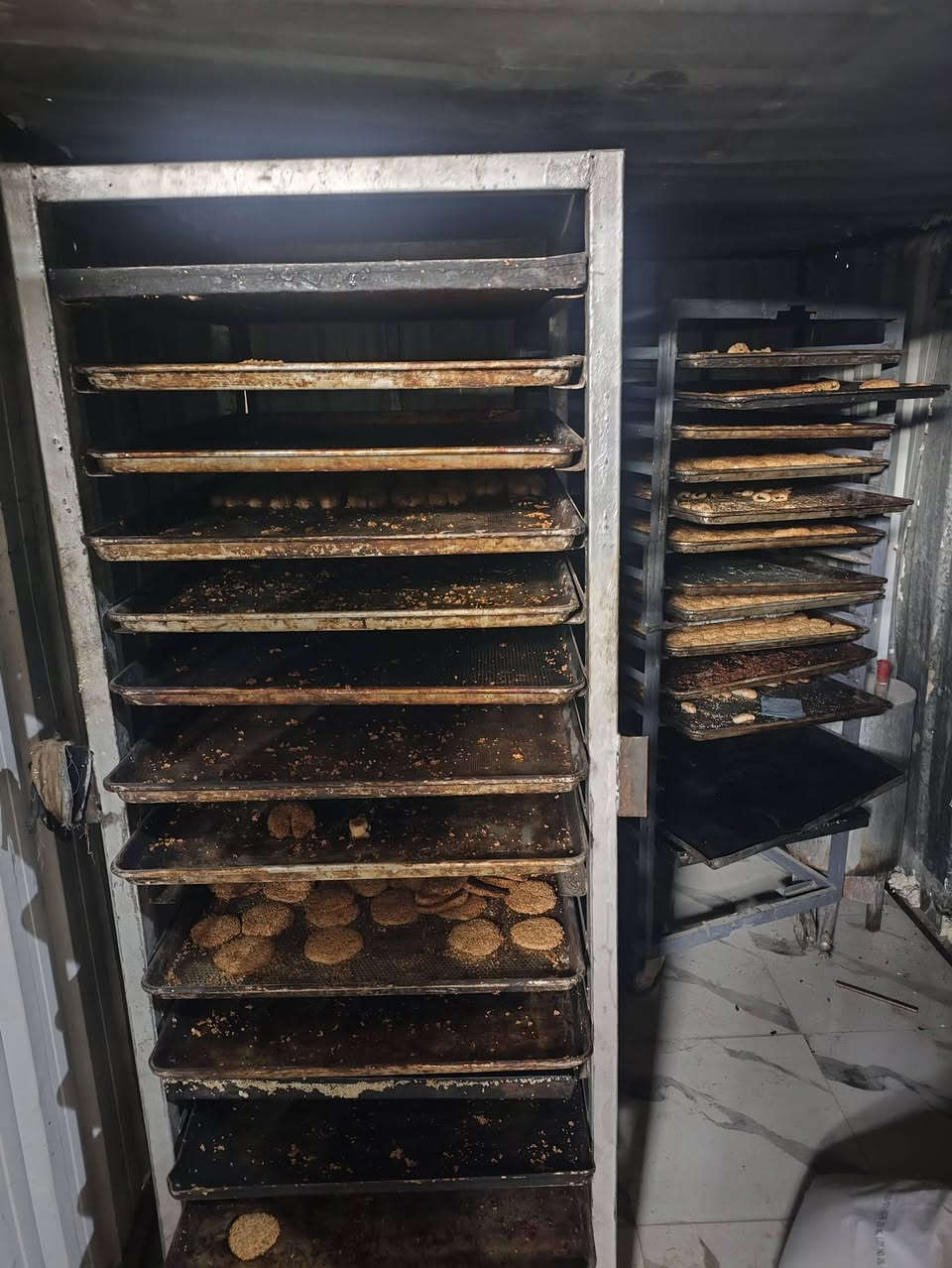 فرن طبقي 3خانات
عرباين 2 وصواني 
خماره جبيره 3×2 
بطل خماره 

نجف الاشرف الاحيدريه ***********
