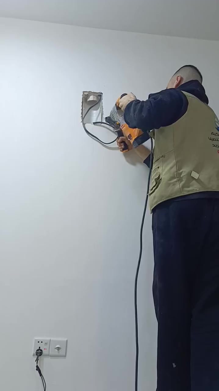 تم  فتح + غسل + تنصيب سبالت عدد 2 في حي العطاء
 
الاول سبلت جداري طن ونصف انفيرتر يعمل بغاز 410 نوع Gree نضام بوري دفن

 الثاني سبلت جداري 2 طن نوع TCl  يعمل بغاز 22  نضام بوري دفن
 
ورشة سيف حكيم لصيانه وتنصيب وأدامة كافه اجهزة التبريد 
***********
***********
