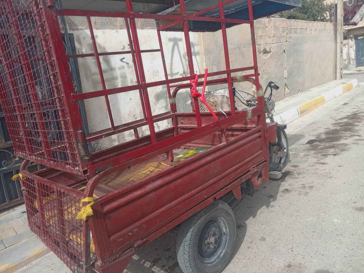 سلام عليكم ستوته للبيع جاهزه للشغل محرك ماشاالله عليه السعر 450 وبيها مجال الاستفسارعل رقم*********** المكان الرمادي التأميم
