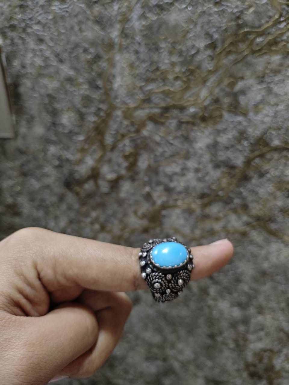 السلام عليكم 🌹
فيروز صافي 💙 قطعة تحفة بمعنى الكلمة 
صياغة وليد خالد معروف على مستوى العراق 
وتكدر تدزلة المحبس وتجي تفحص وين ما تريد انا حاضر 
عن نفسي اخذتة غالي نزلتة أعلى سعر ابيع


**إذا كنت صاحب هذا الإعلان وتريد حذفه لأي سبب، رجاءا أرسل رسالة إلى الدعم الفني**