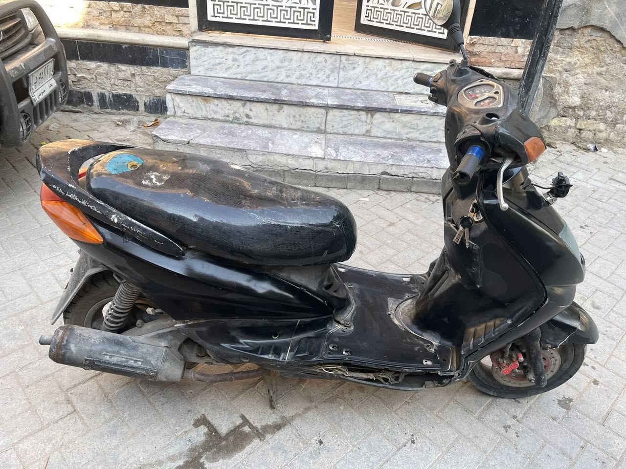 سكنس نثيه متروكه صالهة سنه شغاله نقصهة تاير امامي ويل خلفي يرادله بوربرين سعر 300 بيهة مجال قليل ***********
