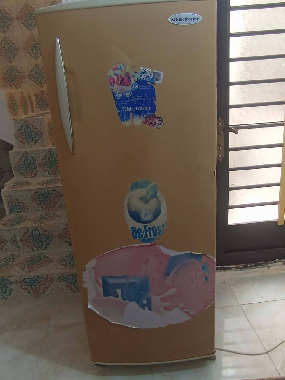 برادحجم كبير ستخدام قليل تبريده فول للبيع 300وبي مجال بسيط وثلاجه تبريد فول 150وبيها مجال بسيط المكان طوريج رشيده الشراي يتصل ***********
