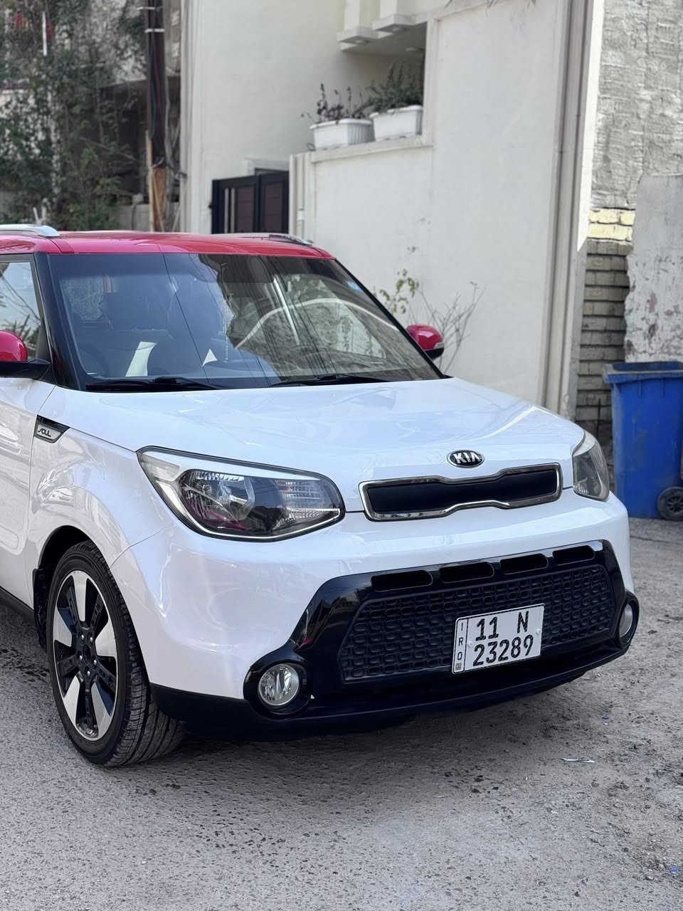 السلام عليكم
كيا صول ٢٠١٥ خليجي 
السياره لون ابيض قماره احمر
مكفوله من الصبغ بيها بارد بالباب الخلفي عكس السايق مكان صغير 
حجم المحرك ١٦٠٠
ويل كب حجم ١٨
مري شفط
شاشة وكامرا بلادي
حساس خلفي
تحكم ستيرن وكروز سرعه
عداد المسافة ١١٣ الف كيلومتر
السياره جاهز من كلشي بدون اي نقص
سعر السيارة ١٢٧ ورقة 
*********** 
السونار مرفق ضمن الصور
مكان السياره بغداد الصليخ
