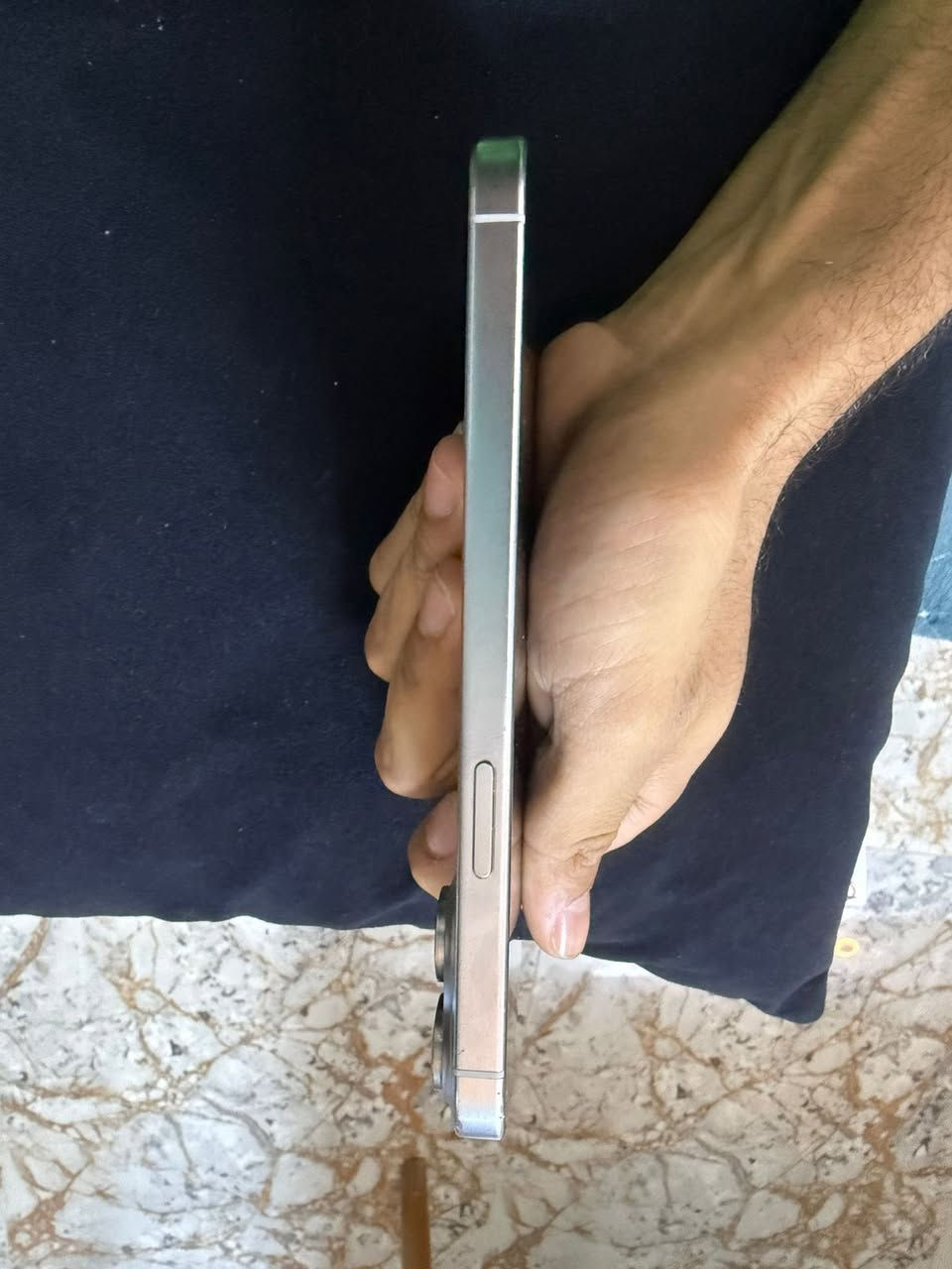 ايـفون 15 بـرو ماكس 📱 
الجـهاز مامفتوح فقـط كامراته الخلفيه وصخه 
لو تبديل لو تنضيف 
الجهاز ذاكره 256
دبـل سيمـكارت 
بطاريه 82 مايصرف 
نضافته كدامك 
هاذا رقمي وتساب :*********** 
ادخل وتساب وبيك خير وتدلل🤍
