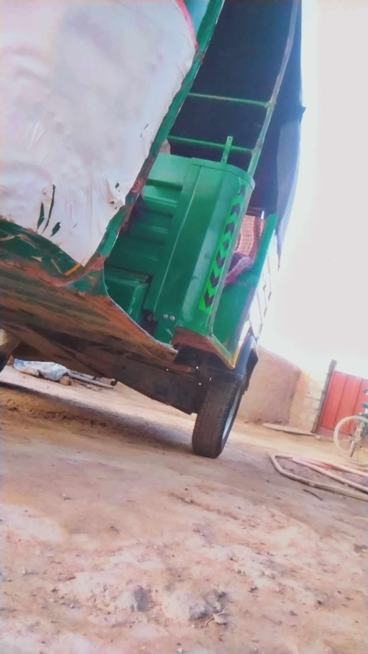 لسلام عليكم تكتك خير من الله ٢٠١٩ محرك زين بس السحب مالته ضعيف بس التكتك شغاله مكان ديالى بعقويه السعر ٧٥٠ ألف تجي تشوف بعينك وتاخذ أوراق كامله ومعامله مال رقم ماشيه 
الاتصال عل ***********
