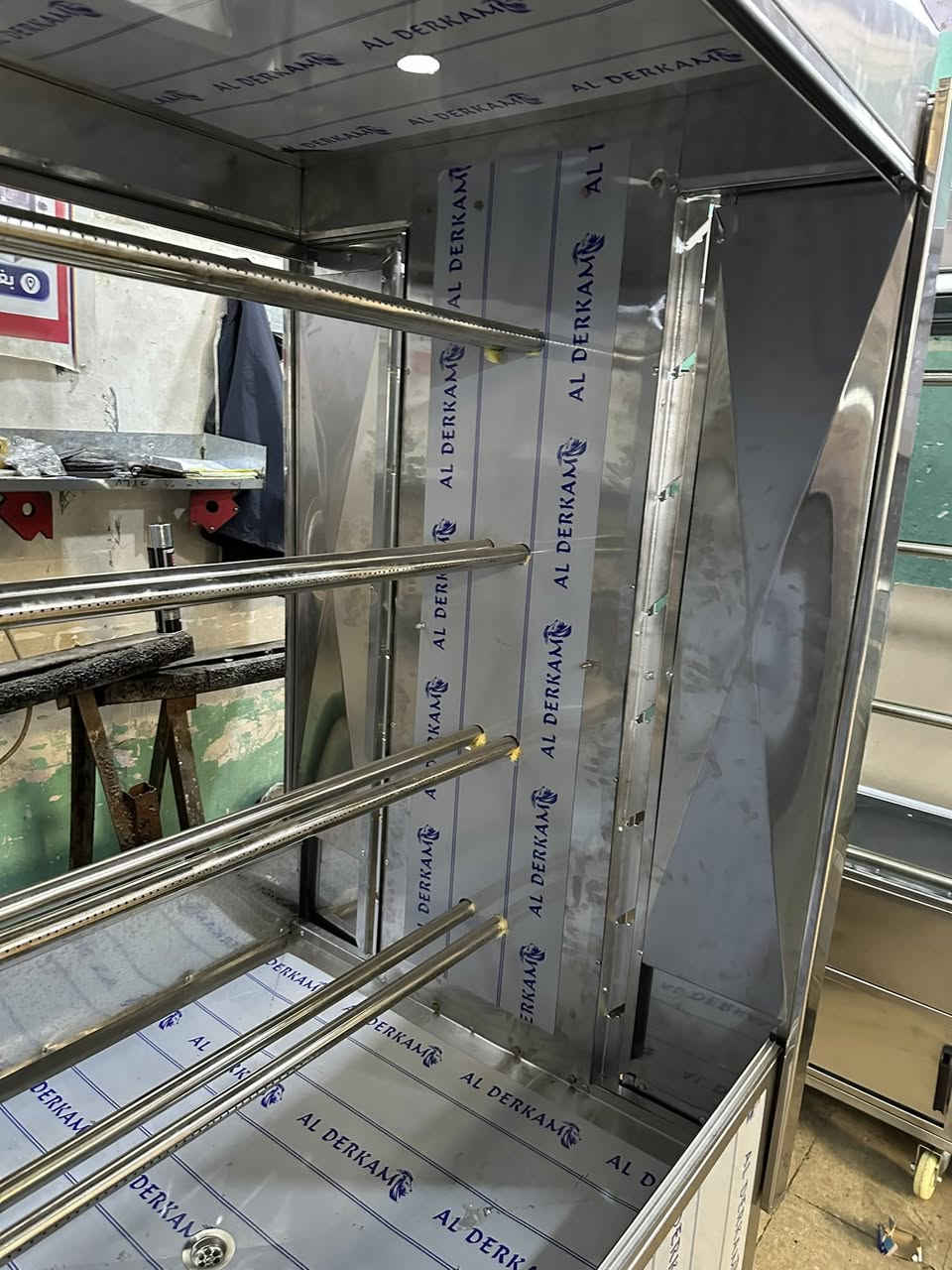 تجهيز شوايات دجاج 16 شيش دبل 100 دجاجه 
متوفر كافة الاحجام والقياسات حسب طلب الزبون 
بغداد العلاوي 6 قرب متحف العراقي *********** متوفر واتس مازنجر
