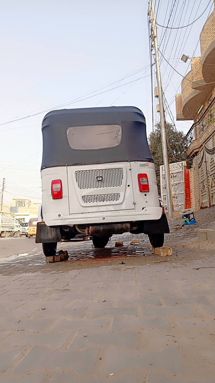 سلام عليكم شباب عدي تكتك للبيع 22لون ابيض بيهه بس دوس مرقمه رقم وسنويه بيهه بارد يم البكلايت مضح بل صور اي الاستفسار عل رقم***********
