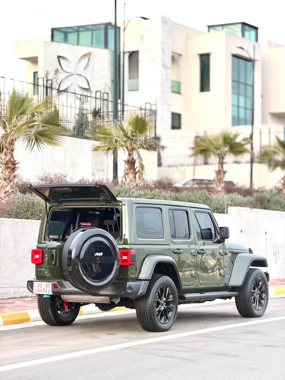 jeep wrangler 2023
نموونە لە جوانی
پلەگین هایبرد
هایبرد + کارەبا + بەنزین
٤ بستۆن 
٣٧٥ هۆرس پاوەرە 
٢ دەرگای بۆیاخە بێ ئێرباگ
سەقف و پۆستالی لە رەنگی خۆیەتی
شاشە وەصەت
٢ زۆنی تەبرید
سەماعە ئالپاین
٣ مانگی لەگەلایە بۆ رەقەم کردن بە شەرتی هەموو شتێک 
٤٠ هەزار رۆشتوە
لە سلێمانیم
٢٨٧گەلا و معامەلە
*********** السليمانية, العراق
