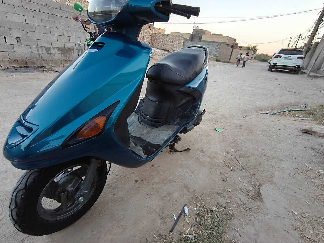 فراشه حلو نضيفه ما مفتوحه
لمكان الكوفه جسر المام علي وهاذه رقمي
***********  وتدلل
