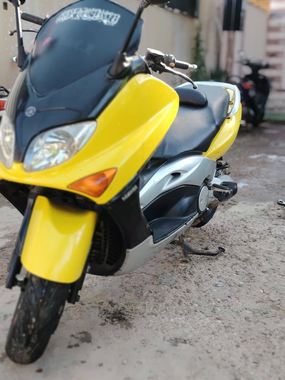 سلام عليكم Tmax500
تايرات زوج جددد عليها إدامه كامله
مكينه مكفوله جيب فيتر وتعال 
كهربائيات جاهزه صالنصه كاربون جديده 
ماشيه 38 دراجه شوفت عينك نضيفه بمعنا الكلمه 
السعر 18بيها مجال مكان بغداد التاجي جسر المثنى
***********
