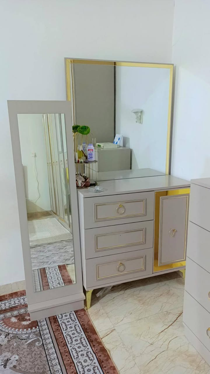 السلام عليكم مكلفه بالنشر غرفه كامله بسعر مليون وربع وبيها مجال ناس محتاجين كلش إلي يريد يشتري صدك يتواصل ويانه


**إذا كنت صاحب هذا الإعلان وتريد حذفه لأي سبب، رجاءا أرسل رسالة إلى الدعم الفني**