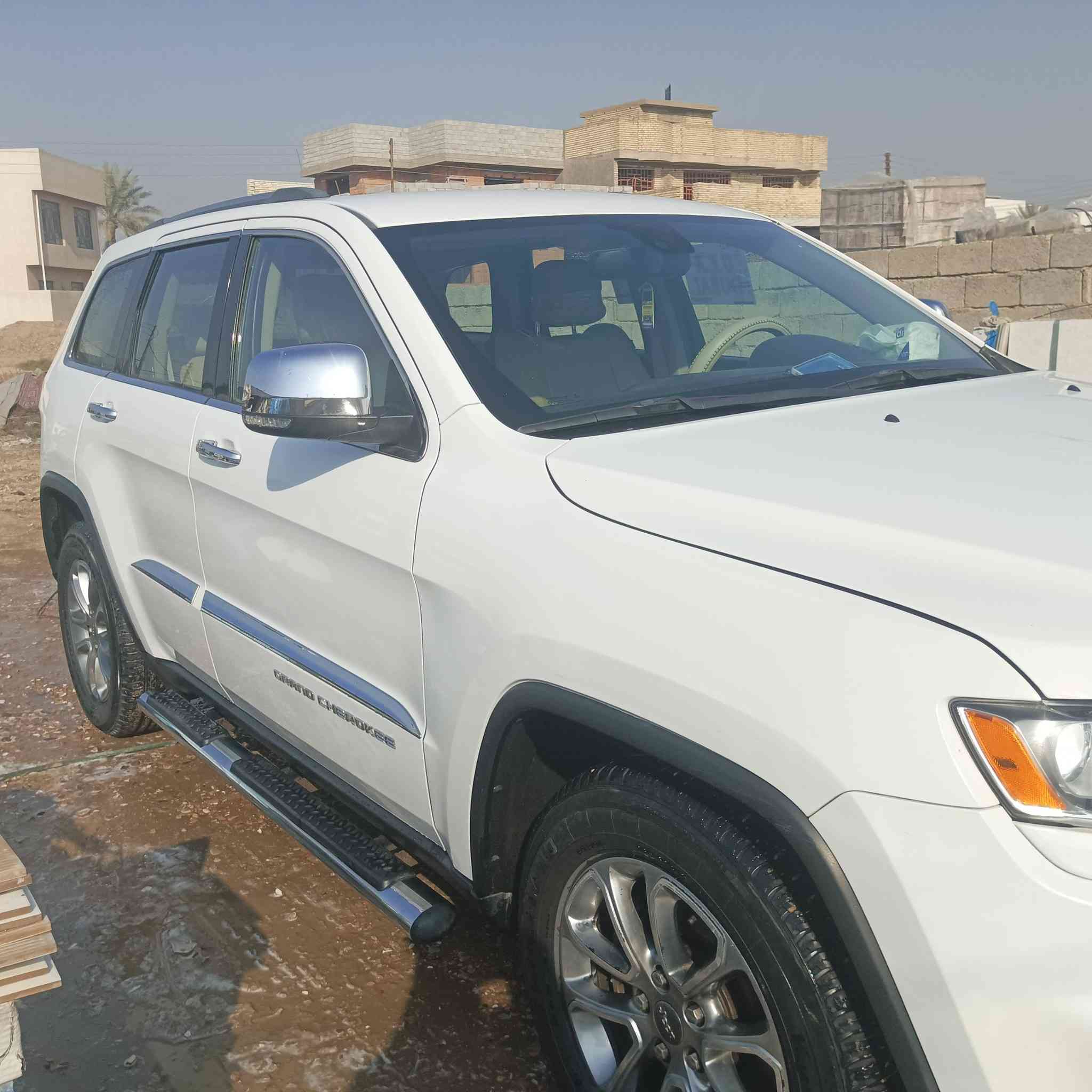 سلام عليكم 
للبيع جيب 
2014 
رقم بغداد دولي تحويل ثاني يوم 
وارد امريكي 
صور الحادث مرفق بل منشور 
محرك هيمي 
كير طياره 8نمر 
كير اكسل شاصي محرك كفاله على البرغي
العنوان صلاح الدين قضاء الدجيل 
***********
