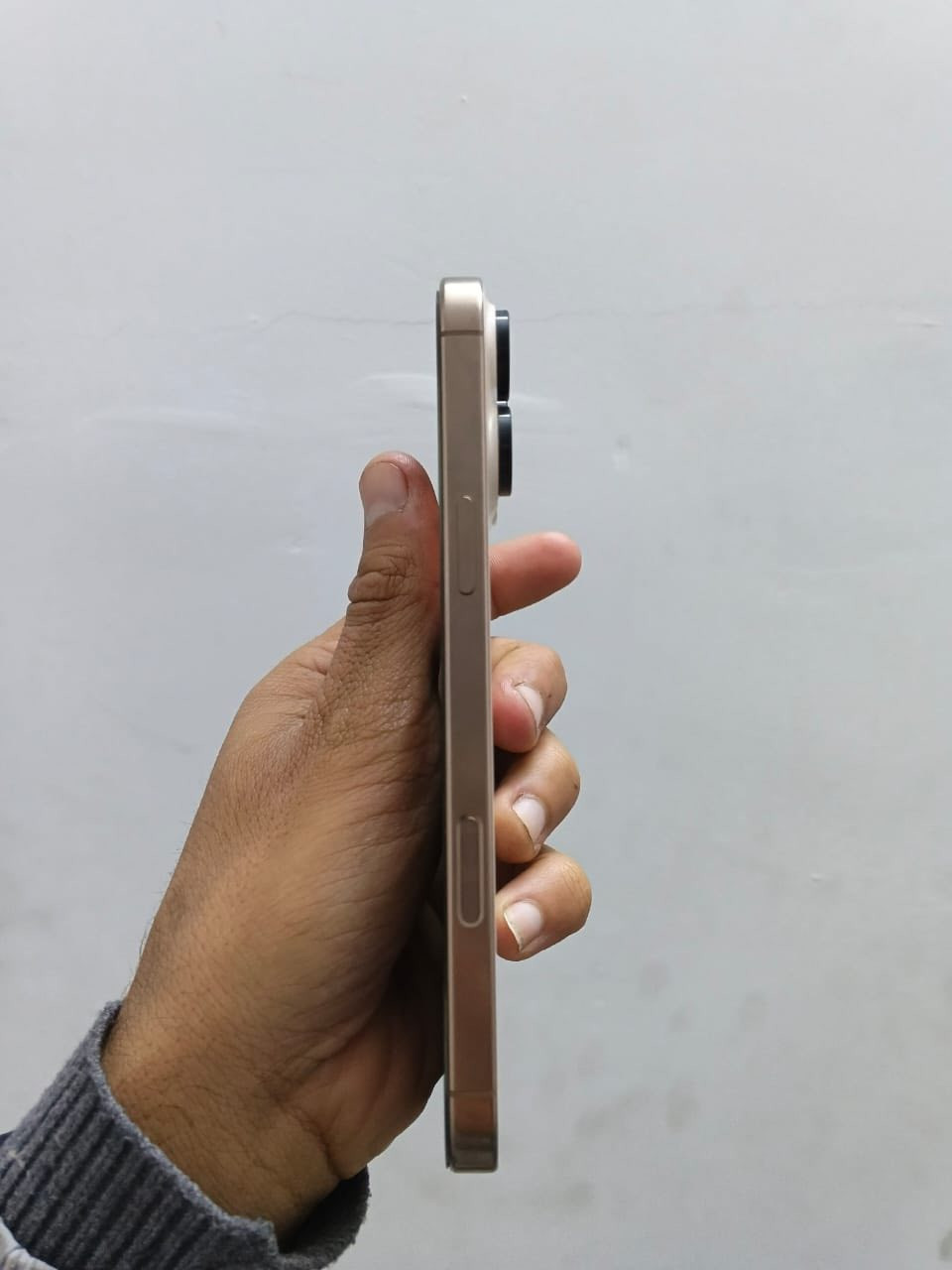 16 برو ماكس ذاكره 256  بطاريه 100 مشحون 137 مره 
بعده داخل الضمان مكفول من كلشي وتر 
مال البيت فقط بي هذه السواد بلشاشة بمليون وبي مجال بسيط كلش مكاني الكراده ***********
