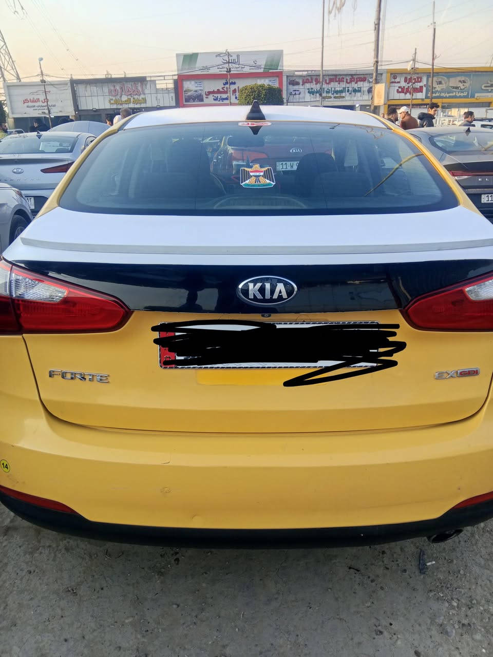 السلام عليكم كيا فورتي موديل 14 وارد امريكي مكينه جي دي اي200 ماشيه 173  مصفره هيئه وغرامات   مثل ماموضح بل سونر فقط سياره خير من الله مال خبزه وبالعافيه عليه الي ياخذها يشهد الله السعر 1005 وبيه مجال الطيبين ورجائا الي ماتعجبه لايعلق السوك كلشي بيه البلديات قرب تقاطع الكهرباء غير متواجد على النت شراي اتصل *********** ‏‪***********‬‏
