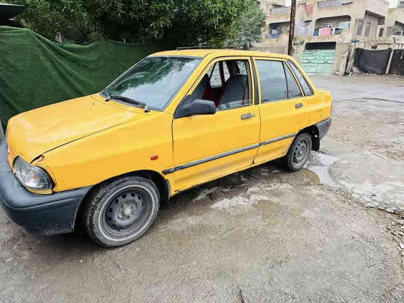 سلام عليكم 
سايبا ٢٠١٢ للبيع باسمي رقم صدامي كير مكينه بلادي 
بدون صبغ  مكان بغداد بلديات ***********
سعر ٣٠ وبيها مجال
