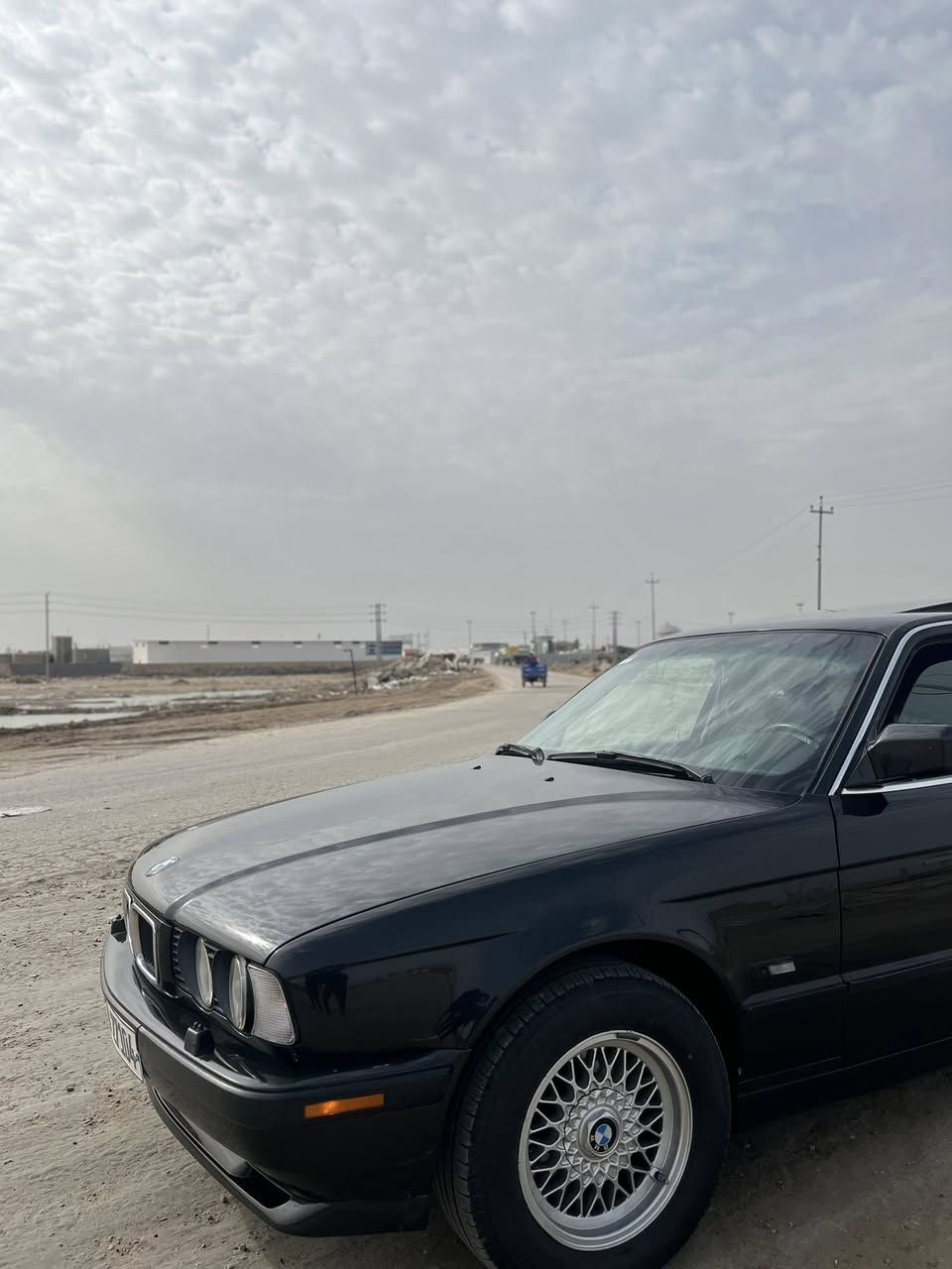 السلام عليكم

بي ام 535 مفتوح السياره جديدة بمعنى الكلمه مكفوله بيها منظومة غاز تخم تايره حدادية مكينه كير كلهن خير من الله كهربائياتها كلها شغاله فتحه طكتين كشنات كهربائي غرفه جديدة السياره ما نقصها شي السعر 75 
للاستفسار ***********
مكاني ديوانية
