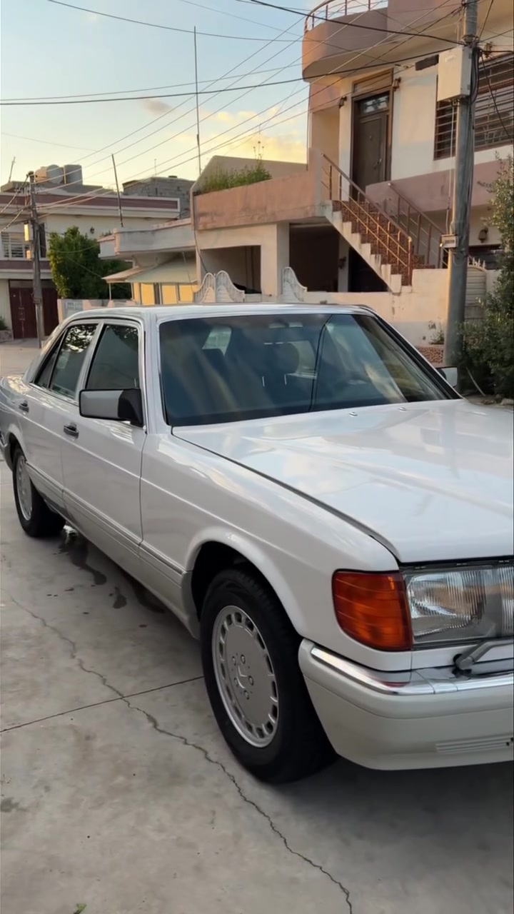 فقط للبيع.💪W126🧿300se 🇩🇪 وارد يابان اصيل 🔥💥🔥
اللّهــمـ صـــــل علــى محـمــــد💎
لعيونكم الغوالي في محافظة سليمانية ، فخر الصناعة الألمانية . Top Germany 🇩🇪 
                                  
فخامه للبيع  واحد من أجدد رئاسي 
في العراق تحفه بمعني كلمه
حجم (300se) فول مواصفات باب  قصير بلادي لون  أبيض وارد يابان موديل1990 بلادي رقم بغداد انگليزي.
1-كروز سرعة.
2-دبل هورن دبل فیتبمب. 
3-أريل كهرباء. 
4-سلايت طكتين .
5-برده كهرباء.
6-كشنات كهرباء و هيتر.
7-دركة ستيرن أرباك و كهرباء. 
8-جام بيبان 4كهرباء .
9-غرفة مخمل ازرق و صاجات مشطب بلاد.
10-فخامه ماشيه61الف.
حقيقي 🔥 بشرط.
11- مسجل و راديو شرکە مرسیدس- بینز .
12-كتلوكات وأدويه صيدليه وجناطي عددة وياها 
13-اثنين سيوجات شركه ويا جلد سويج شركة بلادي
ملاحظه سياره بالسلیمانیة تحويل مباشر من بغداد فول مواصفات فخامه باقي على وضع شركه ألان سياره فقط للبيع .للأستفسارأكثرأتصل من هذا رقم أو وأتساب ***********.
