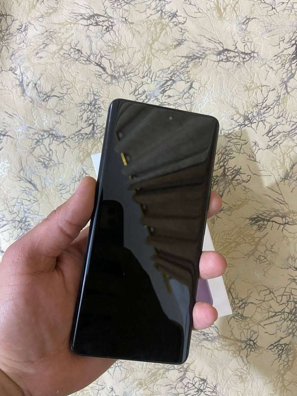 السلام عليكم شباب

هونر x9c لون اسود 
ذاگره 256 عشوائي 12
گارتون وشاحنته وياه
شتريته فتح كارتون قبل سبوعين ب٣٥٠
مكاني بغداد جسر ديالى جديد
لأتصال ***********
ماعندي توصيل
