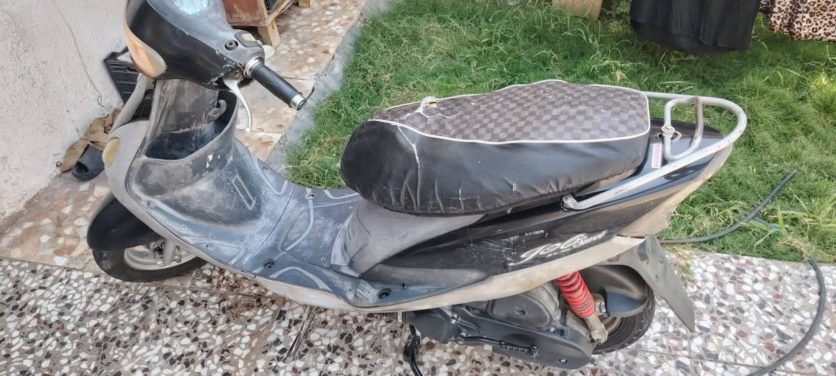 سلام عليكم ماكس منغولي مكينه مفتوحه فقط زنجيل للبيع السعر 450وبيه مجال بسيط مكاني حله حي العسكري شارع 80 ***********
