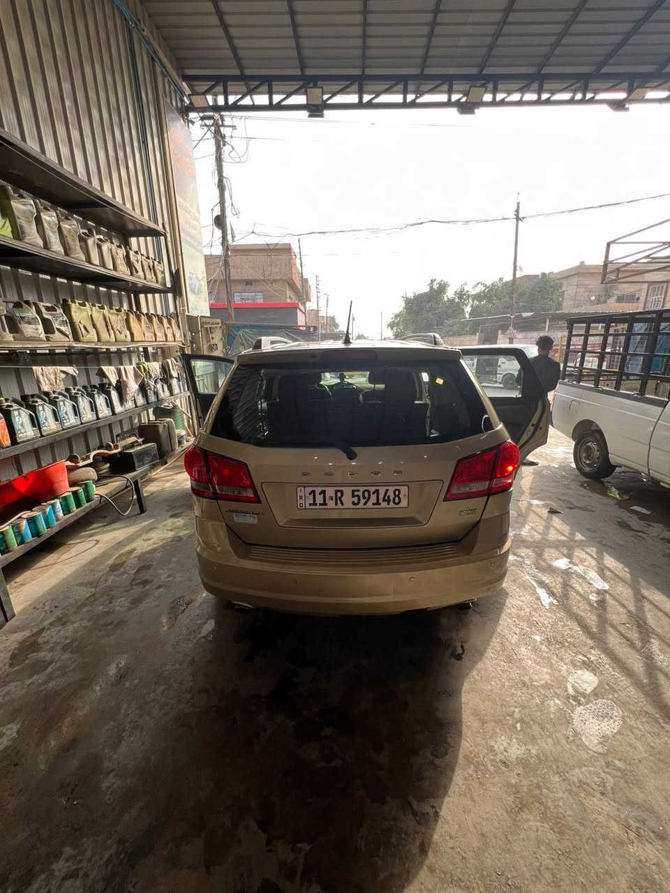 السلام عليكم
دوج جورني 2011 ستة سلندر خمسة راكب رقم بغداد الدولي بأسمي  تحويل ثاني يوم رقم وهزة وسنوية السيارة جاهزة مبيها اي نقص السيارة بيها جاملغ وبنيد لغد شاصي مكفول صور موجودة مكان السيارة بغداد الامين الثانية السعر 105 وبيها مجال باقي تفاصيل ***********
