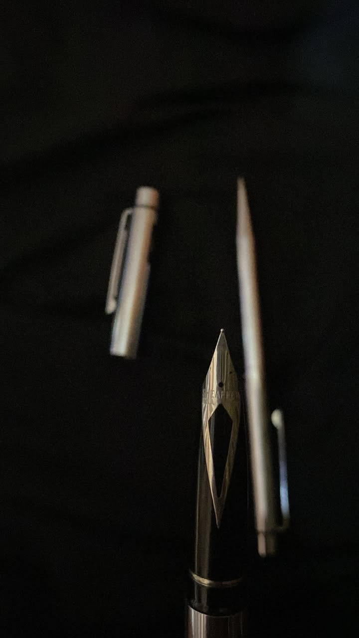 السلام عليكم

متوفر قلمين شيفر تاركا حبر وجاف ازرق جديد غير مستخدم بدون علبه كذالك يحمل سيتكراته الأصليات

ويوجد معه ادريس بوك دفتر تسجيل الارقام للتليفونات الأرضي قديم وجديد فارغ السعر للقطعتين تواصل خاص


**إذا كنت صاحب هذا الإعلان وتريد حذفه لأي سبب، رجاءا أرسل رسالة إلى الدعم الفني**