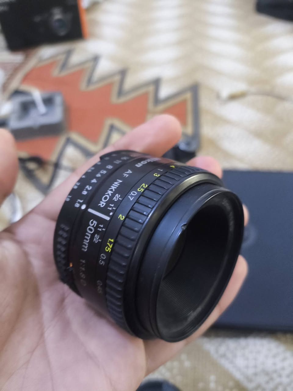 كامرة نيكون D7100 نضافة 60٪ 
مع عدسة 18-140
مع عدسة 50m فتحة 1.8
شاحنة وبطارية 
سعر خاص ***********
 مكاني ناصرية قضاء سيددخيل
