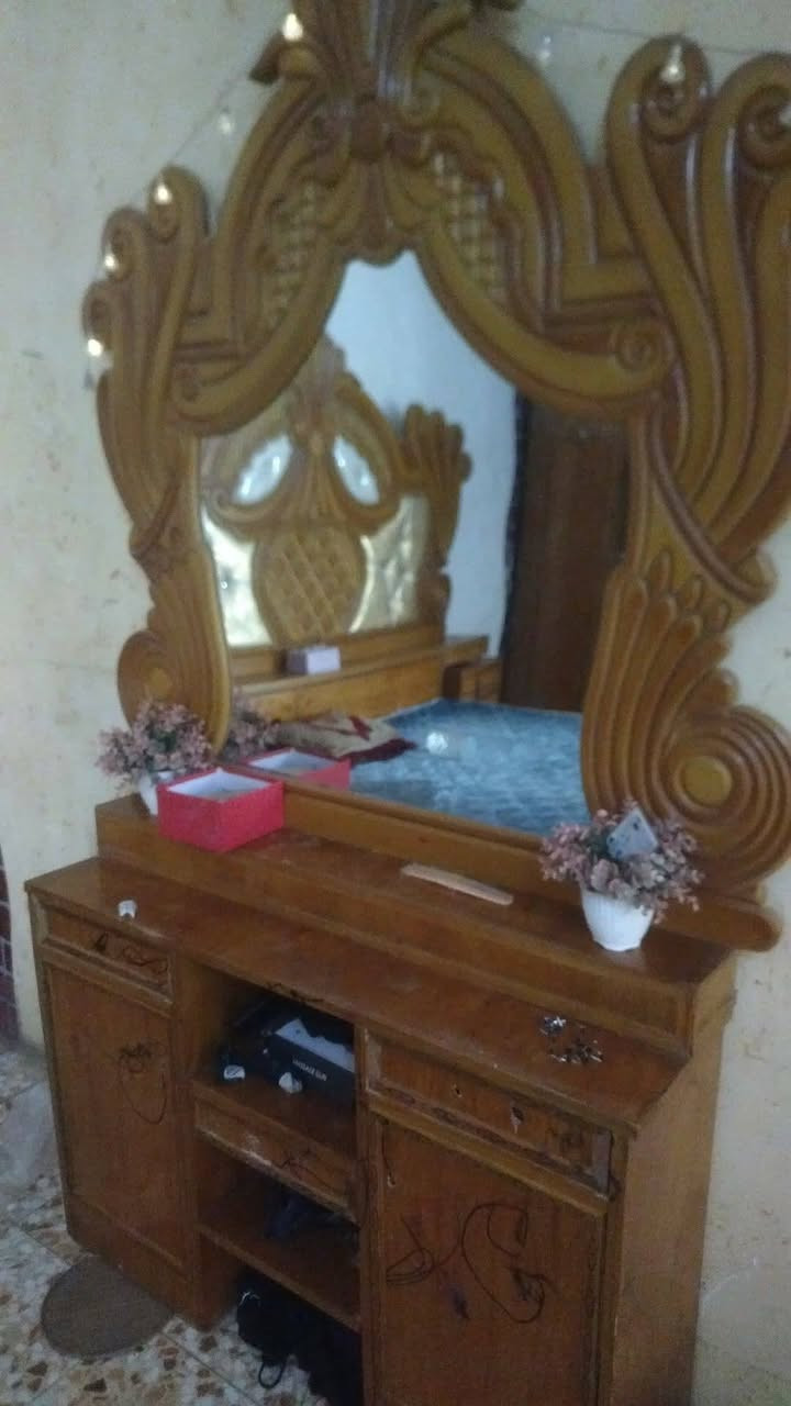 غرفه عراقيه صاج نضيفه جدا عوزه بس زاويه سعره ٤٥٠
جزامه ١٥


**إذا كنت صاحب هذا الإعلان وتريد حذفه لأي سبب، رجاءا أرسل رسالة إلى الدعم الفني**