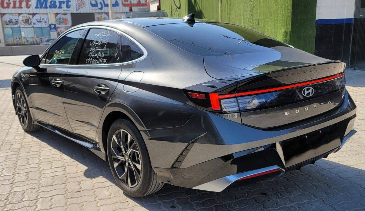 *بإمكان التخريج بكتاب الشهداء
*تم الشحن إلى منفذ سفوان*
*هونـداي سونـاتــا موديـ2024ـل*
*السعر136صبغ قطعه بنيد فقط*
سيارة حاليا مشحونة الى المنفذ سفوان بدون كمرك 
(مكتب الماجد الأستيراد السيارات الوارد الأمريكي والكندي)
(العنوان ، البصرة ، سفوان،  )
ولدينا وكلاء جميع محافظات العراق
اتصال او واتساب :
( حسام الماجد)
***********
‏***********
رابط الكروب واتساب نشر يومي السيارات في دبي
https://chat.whatsapp.com/DNfmzX564GDHUVJokH19Vy
