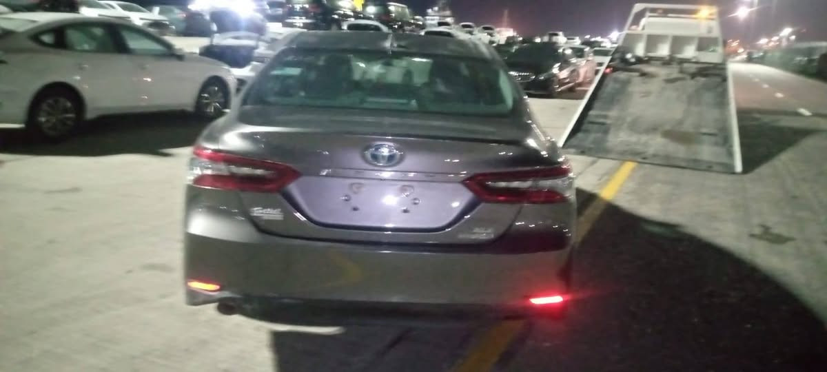 كامرى هايبرد موديل ٢٠٢٤ فقط جملغ خلفى صبغ بدون دواخل وارباك ماشي ١٥ الف ميل موصفات XLE سعر ٢١٠ ورقة مجال سيارة حيل حلوة ***********
