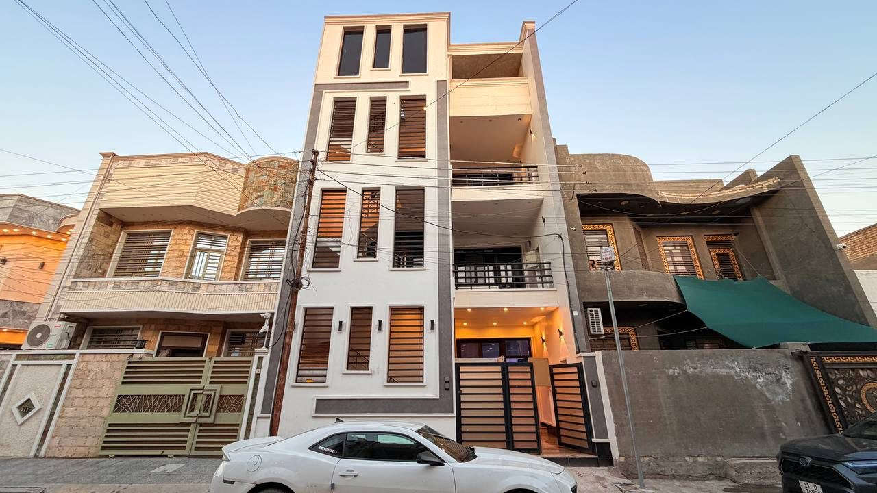 #ياالله_عرض_ستثماري_للبيع 🏬🏬
دار للبيع مساحة 1️⃣5️⃣0️⃣ م 

حي جهاد 📍الشارقة قرب أسواق بوتو موقع مميز ومنطقة حلوه وهادىء//

____________________________\\\\\_______

محتويات العقار // ثلاث 3️⃣ وحدات سكنية //

 قرب شارع العام بناء جديد غير مسكون // 💯👍

كل طابق معزول عزل تأم // 👍👍

محتويات الوحدة السكنية  غرف نوم 2️⃣ 🛌 

 🚾 صالة 🛋️ مطبخ 🍝منؤر 2 هول داخلي 

سخان ماء ماطور //

سعر والاستفسار // 

*********** واتس ☎️

مكتب العدل للعقار 🏘️
