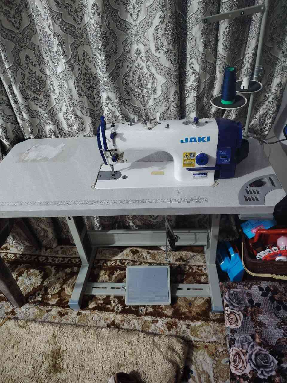 السلام وعليكم مكينه خياطه للبيع نضافه فول مستعمله شي قليل جدا السعر 280 الف *********** واتساب
