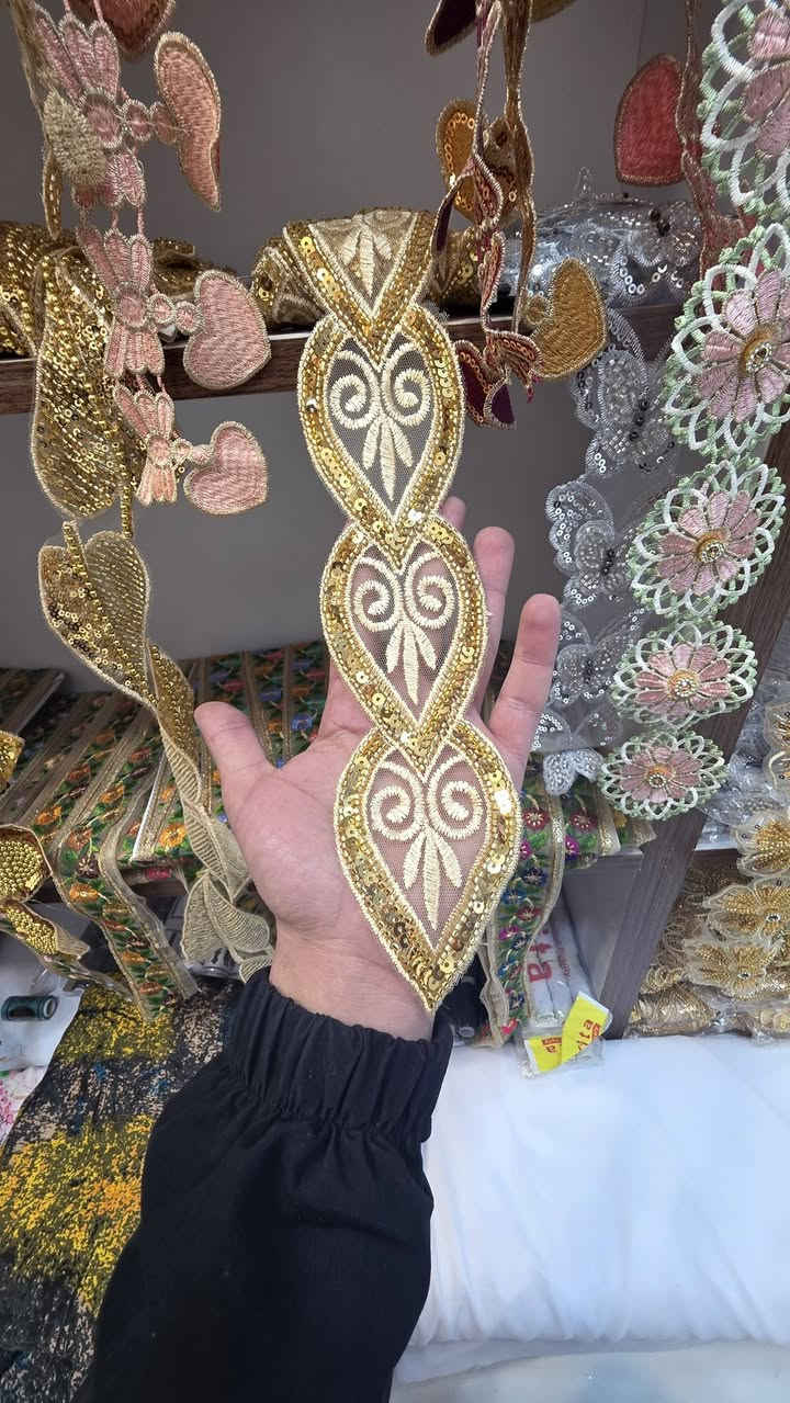 جديدنا في أقمشة سيد عباس! 🌟
وصلت تشكيلة من الدانتيلات  💟
  لمسة فنية على تصاميمكم.  🥰
 أسعارنا مناسبة والجودة مضمونة.
​📍 المكان: [الديوانية شارع المواكب]
🛵 التوصيل متاح جميع محافظات العراق 🔥
📞  [***********] واتساب
يوجد لدينا خدمة توصيل سريعة.
