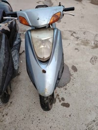 شباب دراجه بريز كوم حديد للبيع السعر 200 مكاني بغداد مدينه الصدر ٠٧٧١٣...