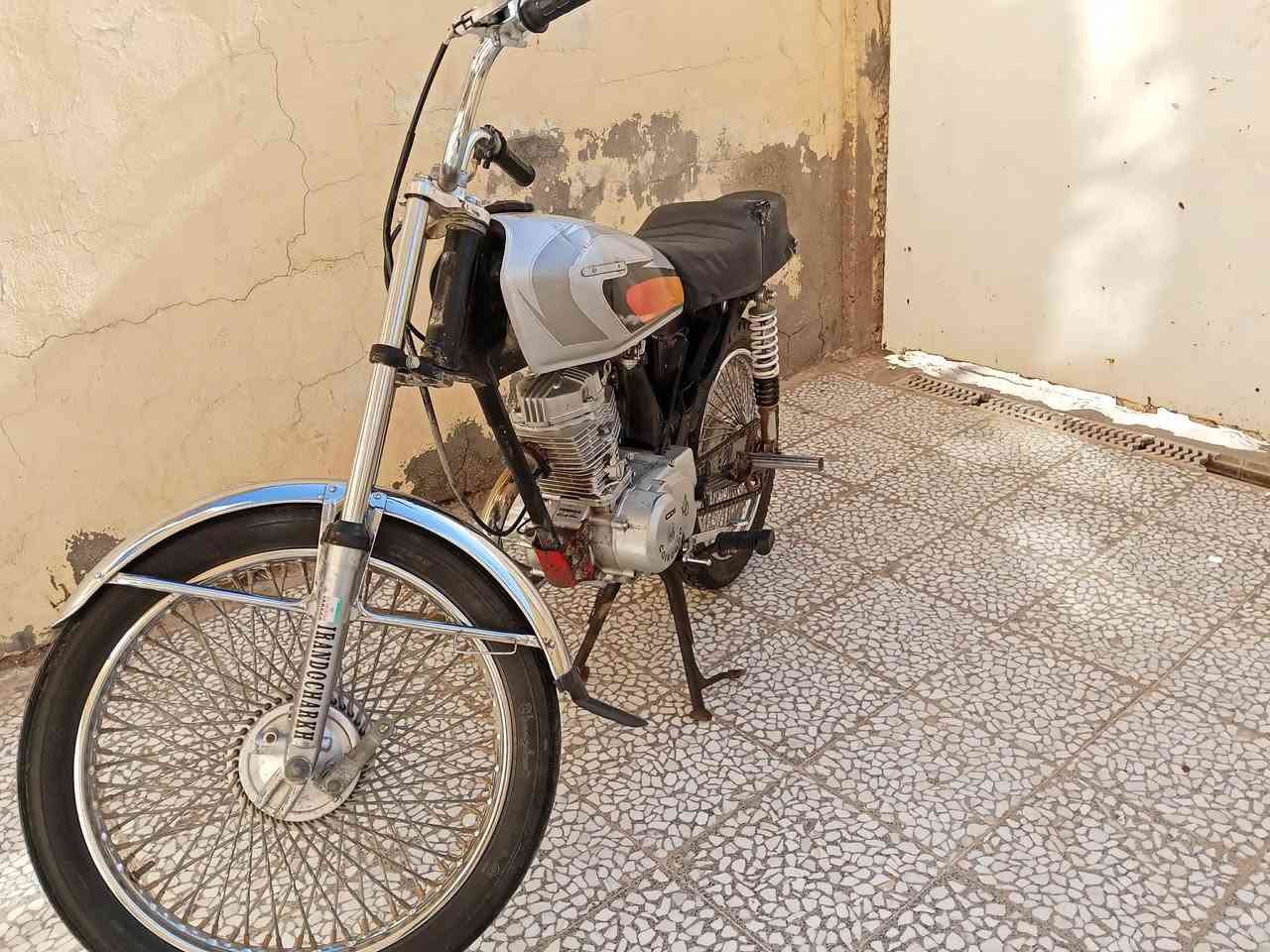 سلام عليكم دراجه كلك كلك كلك شلعه ومعدل خير من الله دراجه ما عايزه شي حلوه ب270 وبيه مجال شراي اتصل ***********مو شراي لا تعبني رحمه على موتاك
