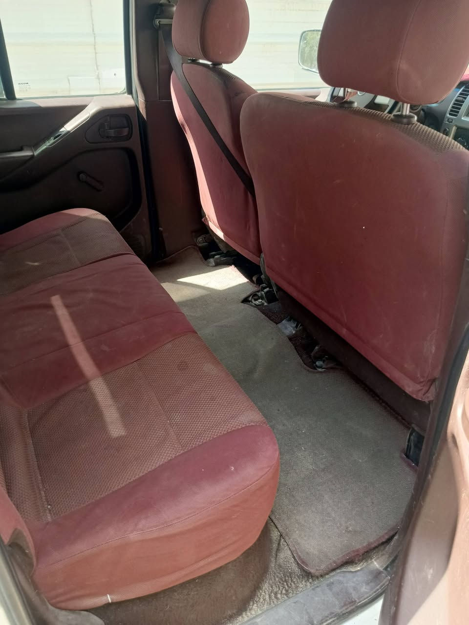 السلام عليكم نيسان نيفار موديل 2012 كير عادي متومة شمالي رقم وسنويه تنتهي 2030 كير ومكينه البلادي تبريد شغال  كهربائيات شغالة فقط المسجل واكف  بيها ضربة بالجاملق الخلفي جهه اليسرى   السعر 58ورقه وبيها مجال بسيط مكاني البصرة ***********واتساب فقط  اعتذر مااجاوب على الاتصال
