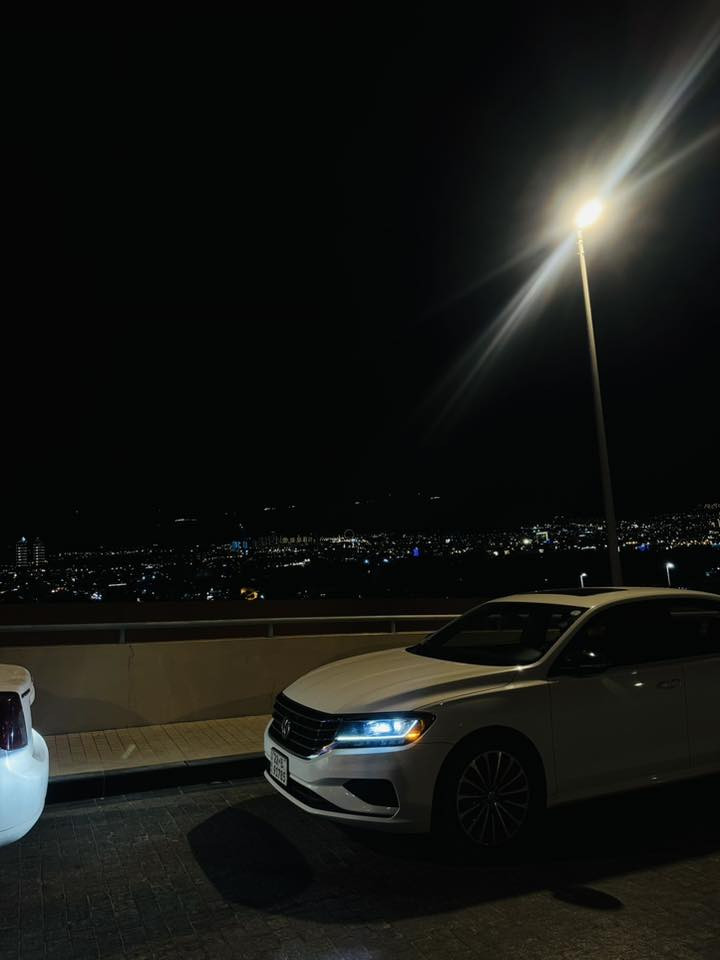 سلام عليكم 
فولكس واكن باسات 2022
وارد كندي 🇨🇦 
Limited Edition 
فول مواصفات 
محرك:2.0T✈️
سلايت
تحديد سرعه  
نقط عمياء 
قياده شبه ذاتيه  
توقف تلقائي
تحديد مسار 
كشن هيتر 
لايتات ليد امامي+خلفي
شاشه تدعم ابل كاربلي و اندرويد اوتو
مري هيتر 
رادار امامي و خلفي
كير و مكينة و كهربائيات و صدر بشرط
 طخم تايرات جديد
السيارة دينار مصرف ما بيها 
بالعافيه عالياخذها
موقع السيارة اربيل 
الرقم ***********
