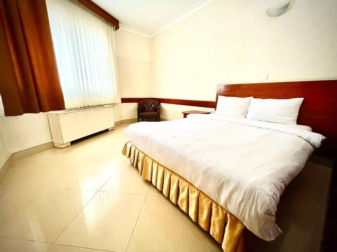 شركه الباقر
برنامج الى دوله ايران

طيران بسعر 300,000 دينار

مشهد وقوم وجبه طعام بوفيه مفتوح

موعد الرحله يوم 10/1

***********
***********
العنوان شارع الكواظمه
مقابيل اسواق امجد القيسي
