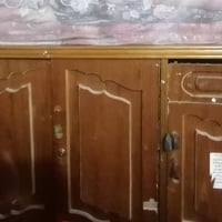 هذي بوفية ب100 وميز ب 35 جرباية حديد ب25  خشب ب 15 رقم الهاتف 07702583...