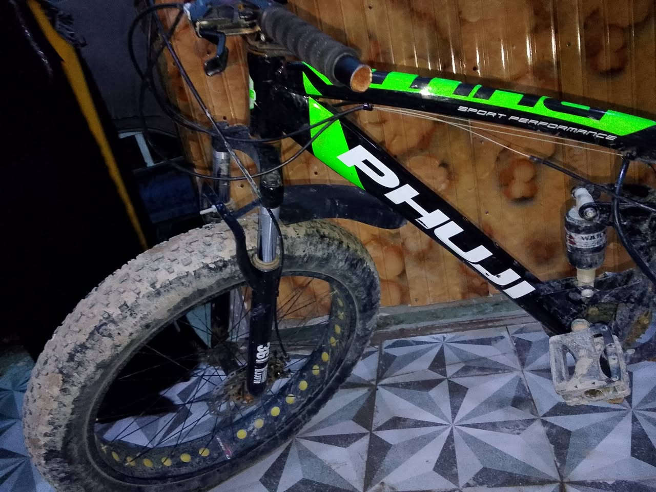 بايسكل دبابة للبيع لتشوفون بي طين بايسكل كلش نضيف بي عطل ضعيف وميكلف صجم للستيرن. الامام فقط العنوان بغداد _ابي غريب السعر 200وبي مجال


**إذا كنت صاحب هذا الإعلان وتريد حذفه لأي سبب، رجاءا أرسل رسالة إلى الدعم الفني**