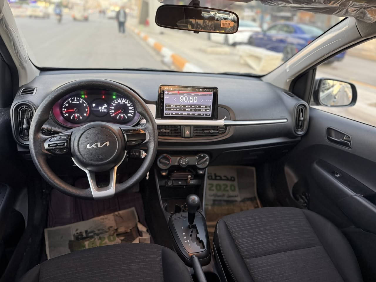 يالله السلام عليكم عندي كيا بيكانتو 2023 استلام الشركة الدوليه رقم بغداد بسمي رقم دولي موصفات تحكم ستيرن شاشه وكامره وحساس السياره ماشيه 21 الف مكفوله كفاله عامه من كلشي السعر 129 وبيها مجال كلش قليل مكان السياره بغداد زيونه للاستسفار الاتصال ع ***********
